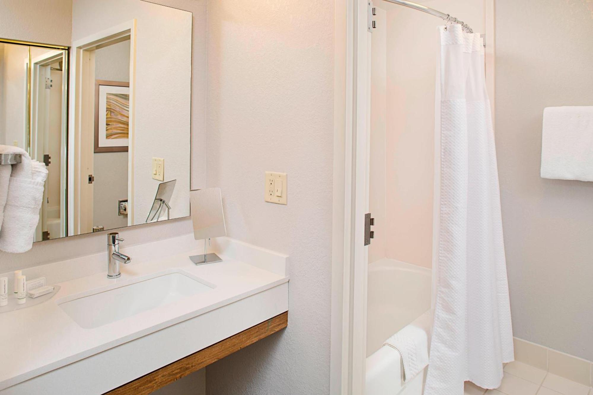 Courtyard By Marriott West Palm Beach Airport Exterior photo
