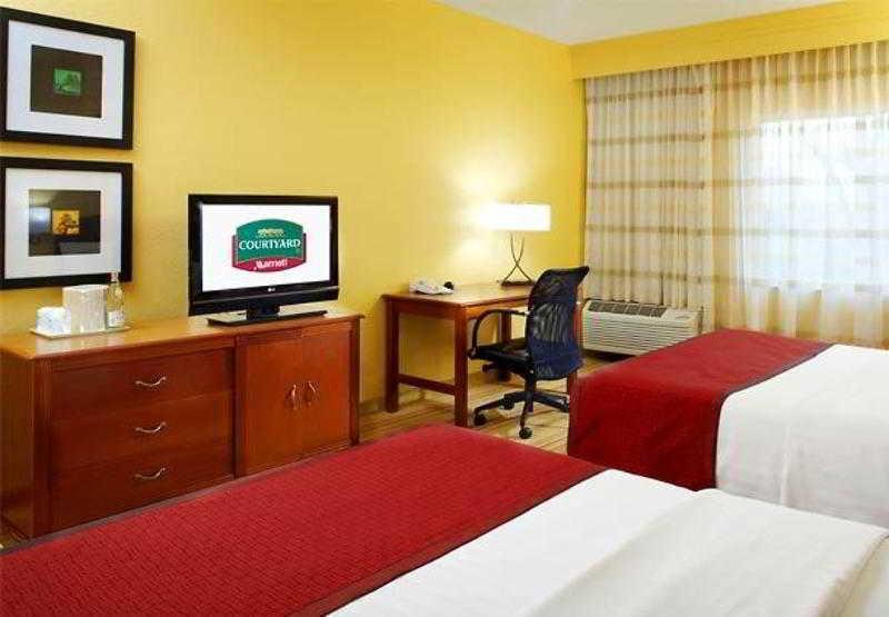 Courtyard By Marriott West Palm Beach Airport Exterior photo