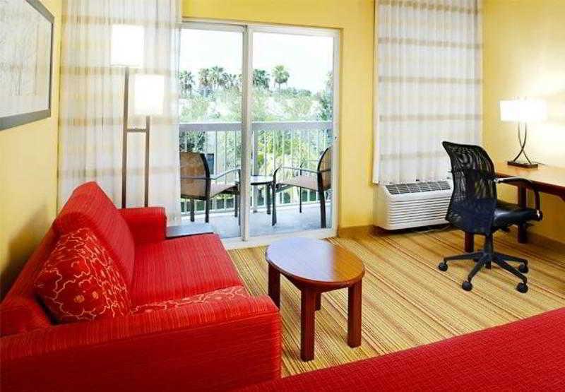 Courtyard By Marriott West Palm Beach Airport Exterior photo